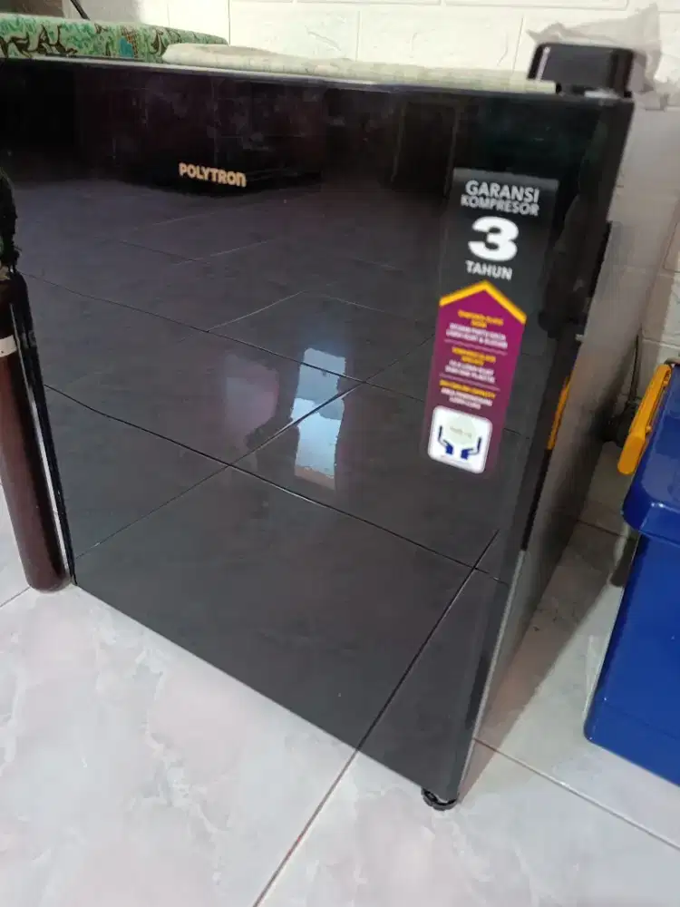 Dijual Kulkas Mini Polytron