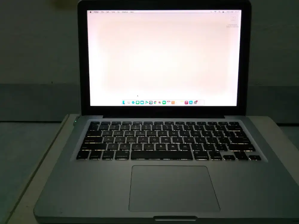 Macbook Pro 13 inch RAM 16GB/240GB