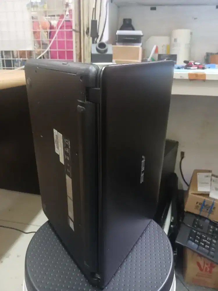 REDY  ASUS  X441U
PROSESOR  I3 GEN 7
RAM 8GB
SSD 256
KEYBOARD