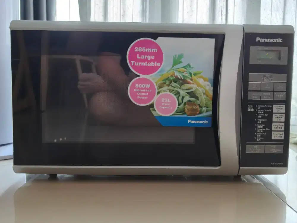 Microwave Panasonic 23 L NN-ST340M