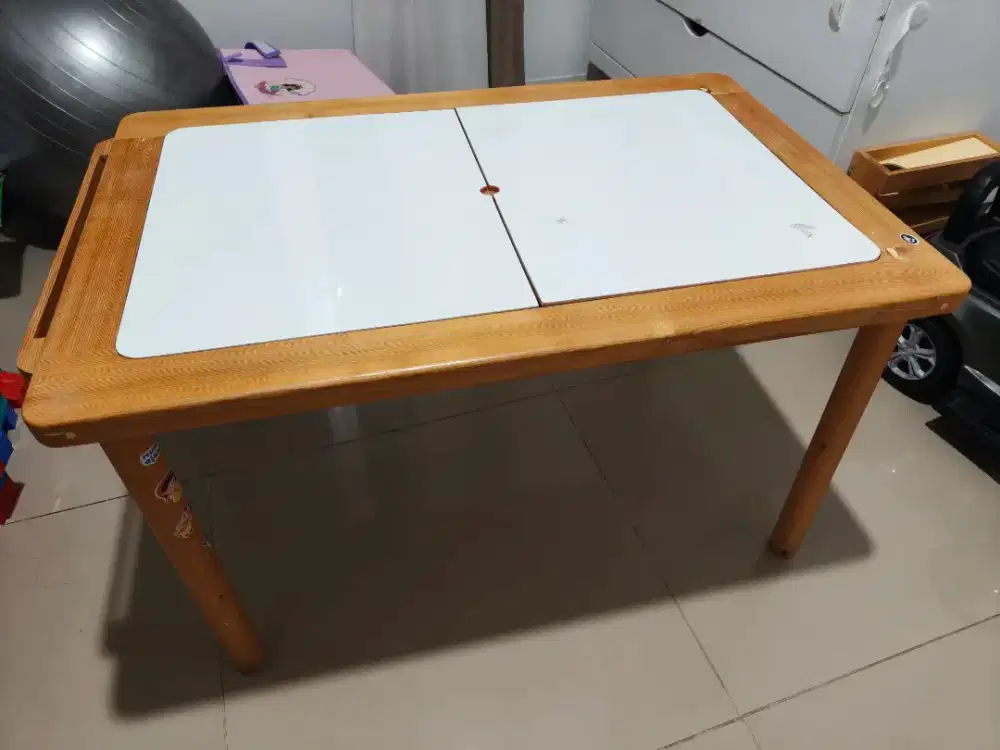 Meja Montessori Kiddy Play