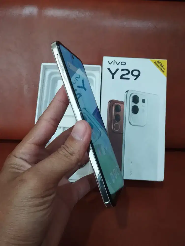 Vivo y29 ram 8/256 fullset mulus