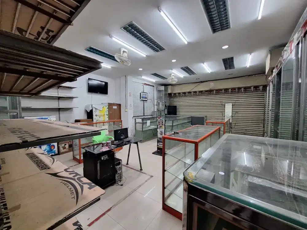 Disewa Ruko 3 Lantai di Gajah Mada Jakarta Pusat