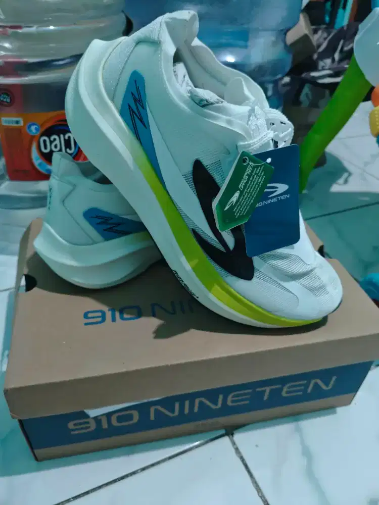 Sepatu Lari Running Pria 910 Nineten Haze Fuzz Lite Putih Size 42