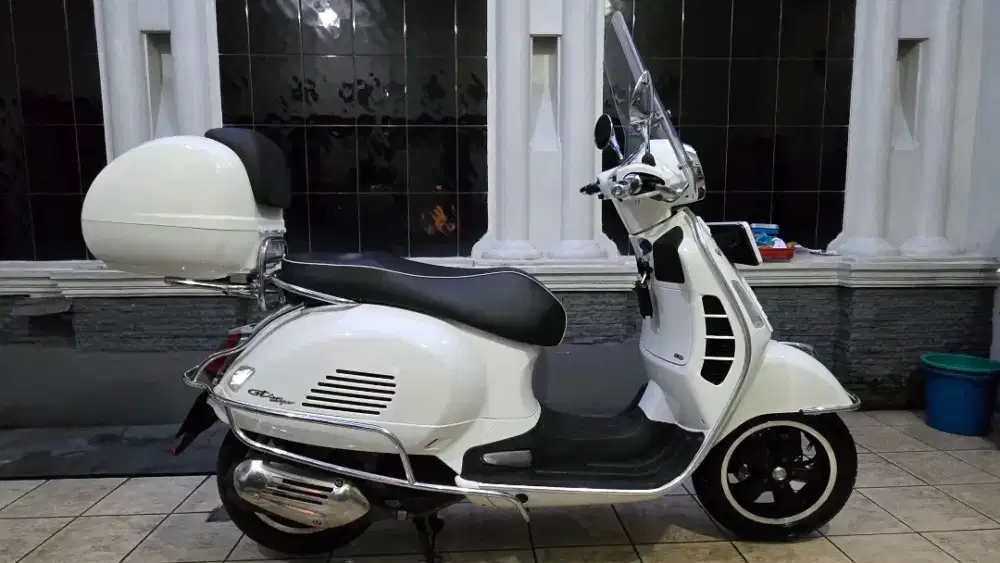 VESPA GTS 150 iGet RST White 2023