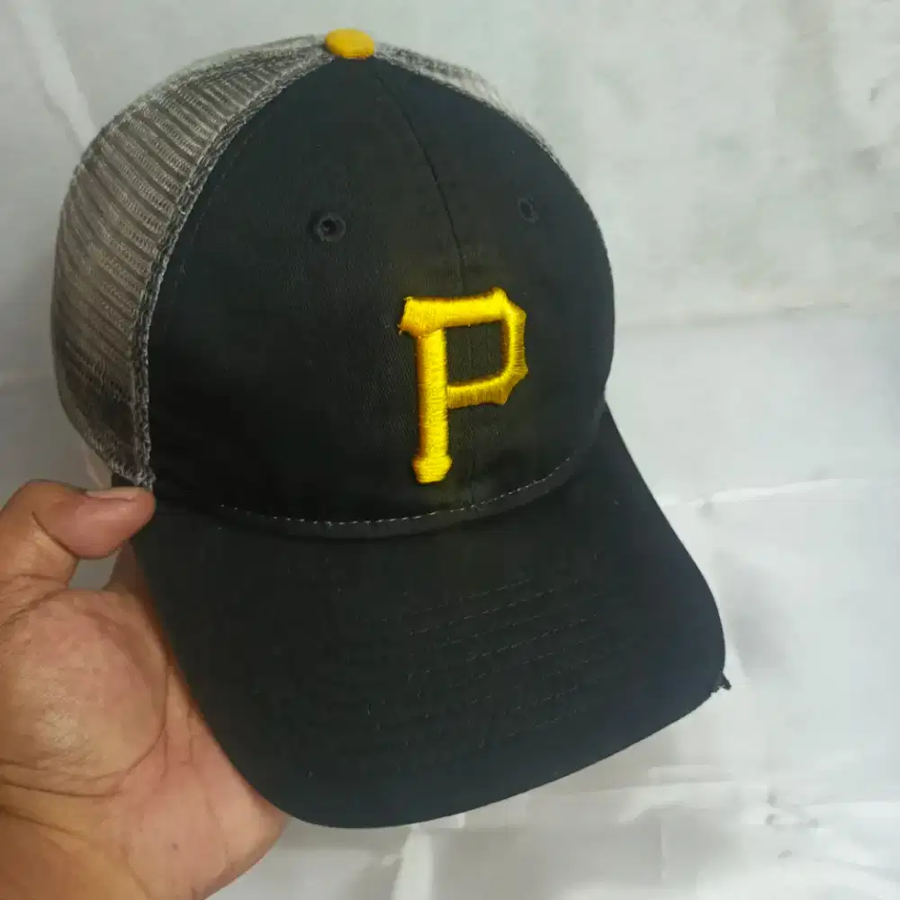 Topi New Era 9TWENTY Pittsburgh Pirates Trucker Hat Original MLB bekas