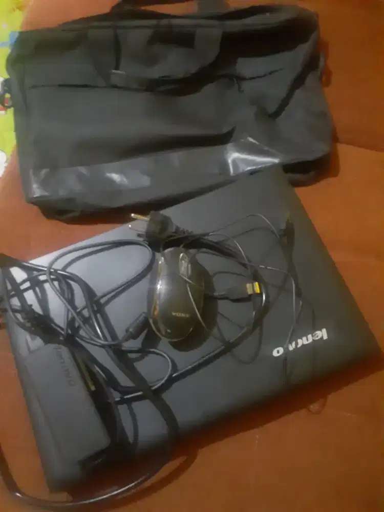 Laptop lenovo e1 2100