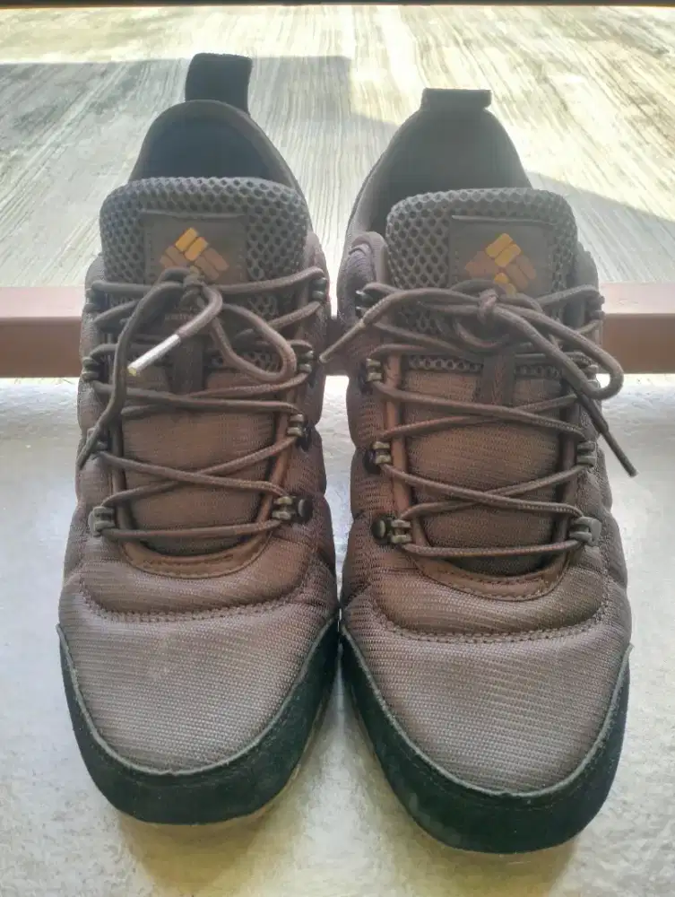 Sepatu outdoor Columbia original