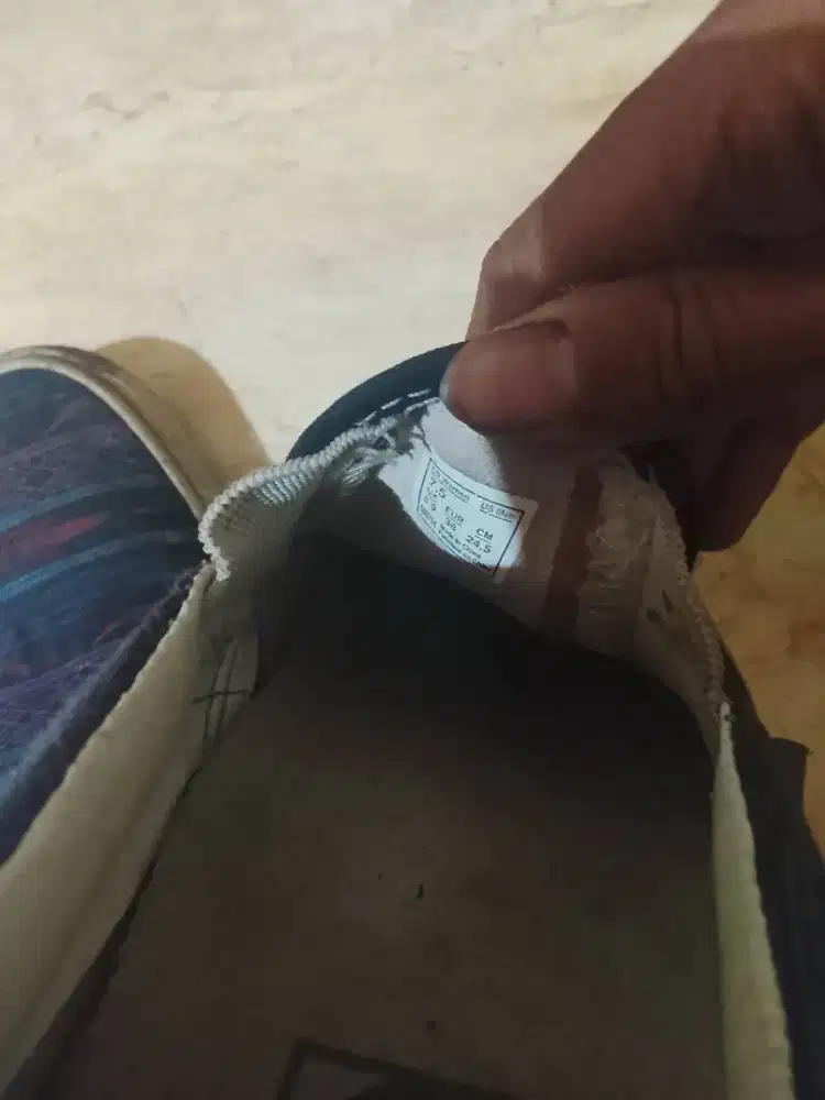 Vans slip on UK 38 24 .5 cm Made in china