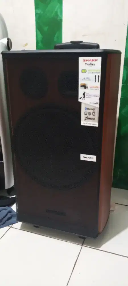 Sharp trolley speaker