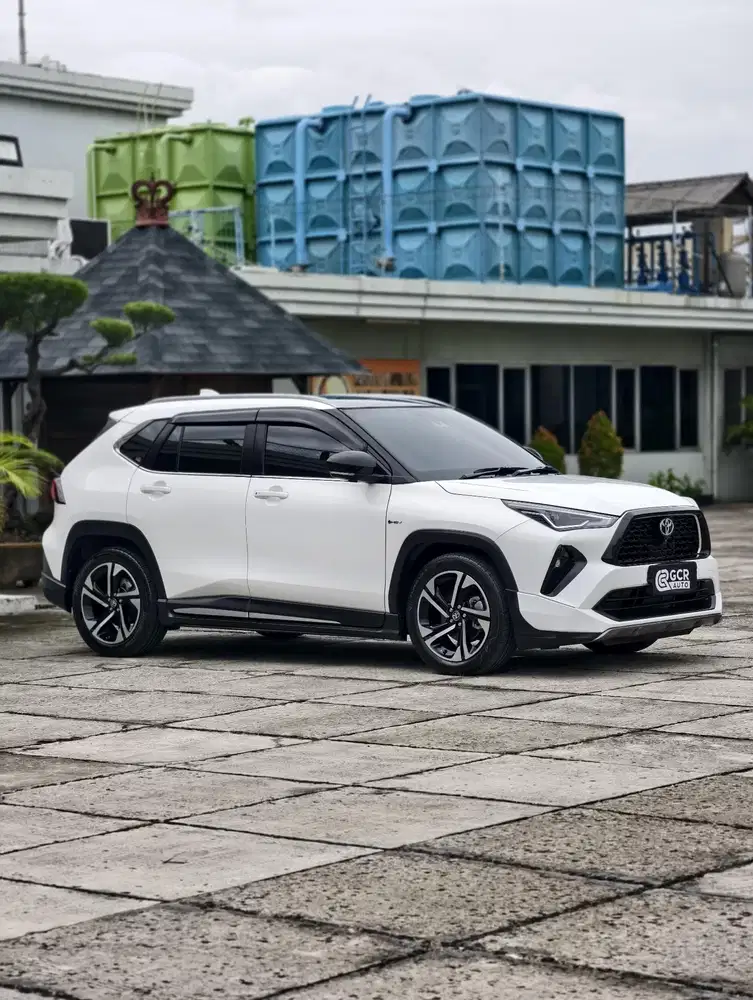 FULL ORI KM 13RB !! TOYOTA YARIS CROSS GR HYBRID 2024 AT MDL 2025/2023