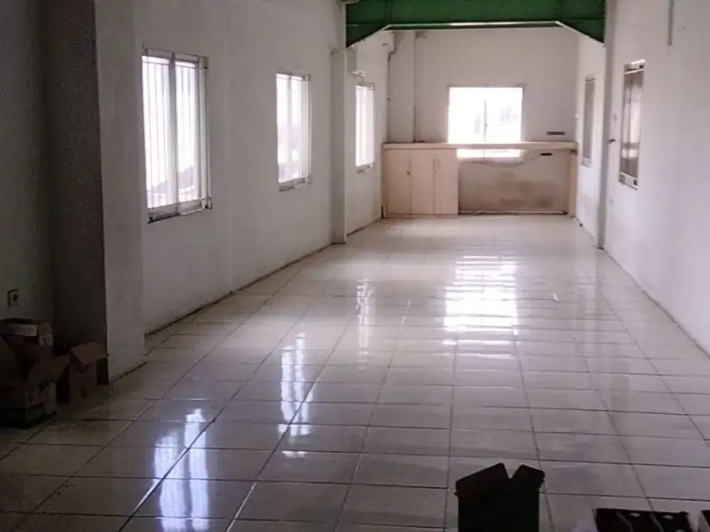 Disewa Gudang 150meter Ada Lift Barang di Daan Mogot Jakarta Barat