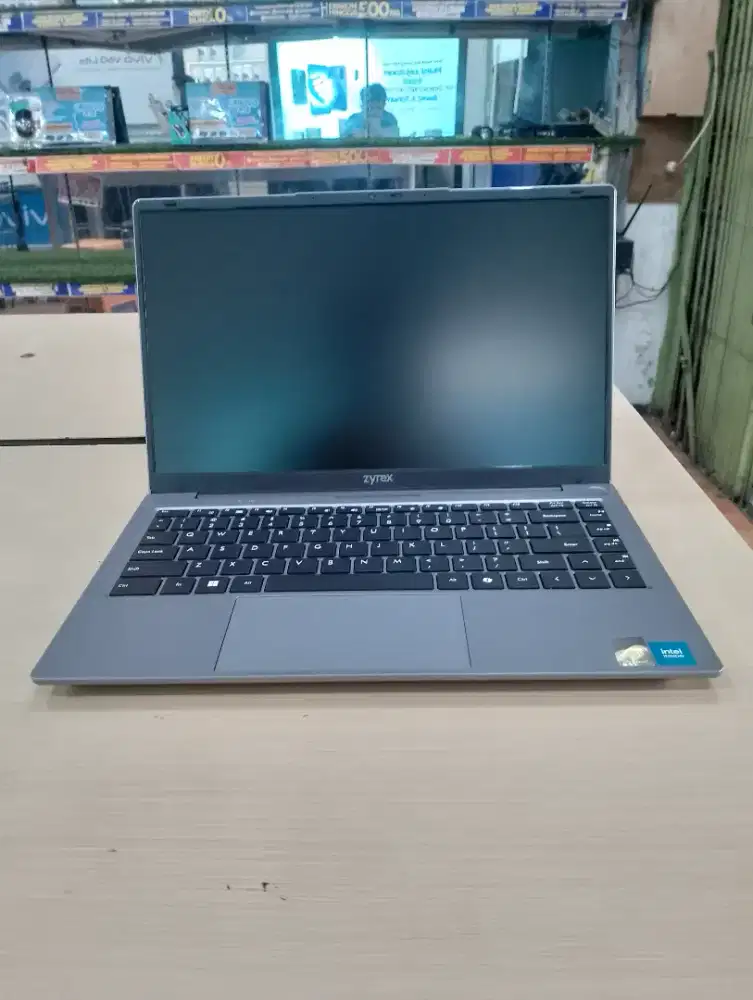 Laptop new garansi resmi segel bisa kredit dan cod