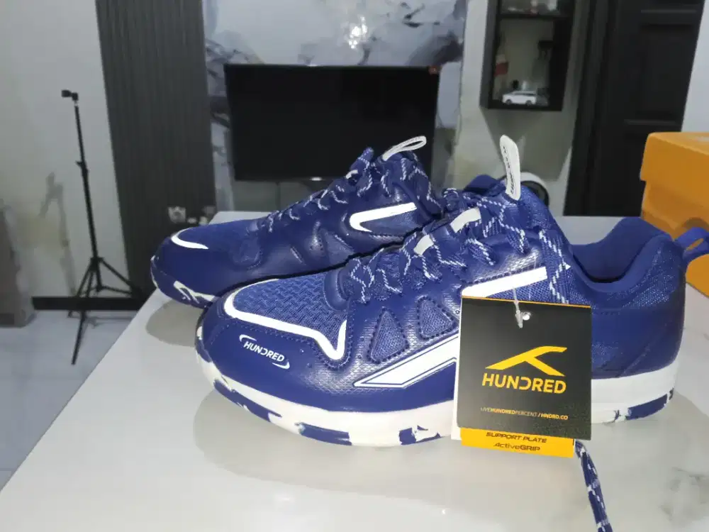 Sepatu badminton Hundred Xoom 2 original