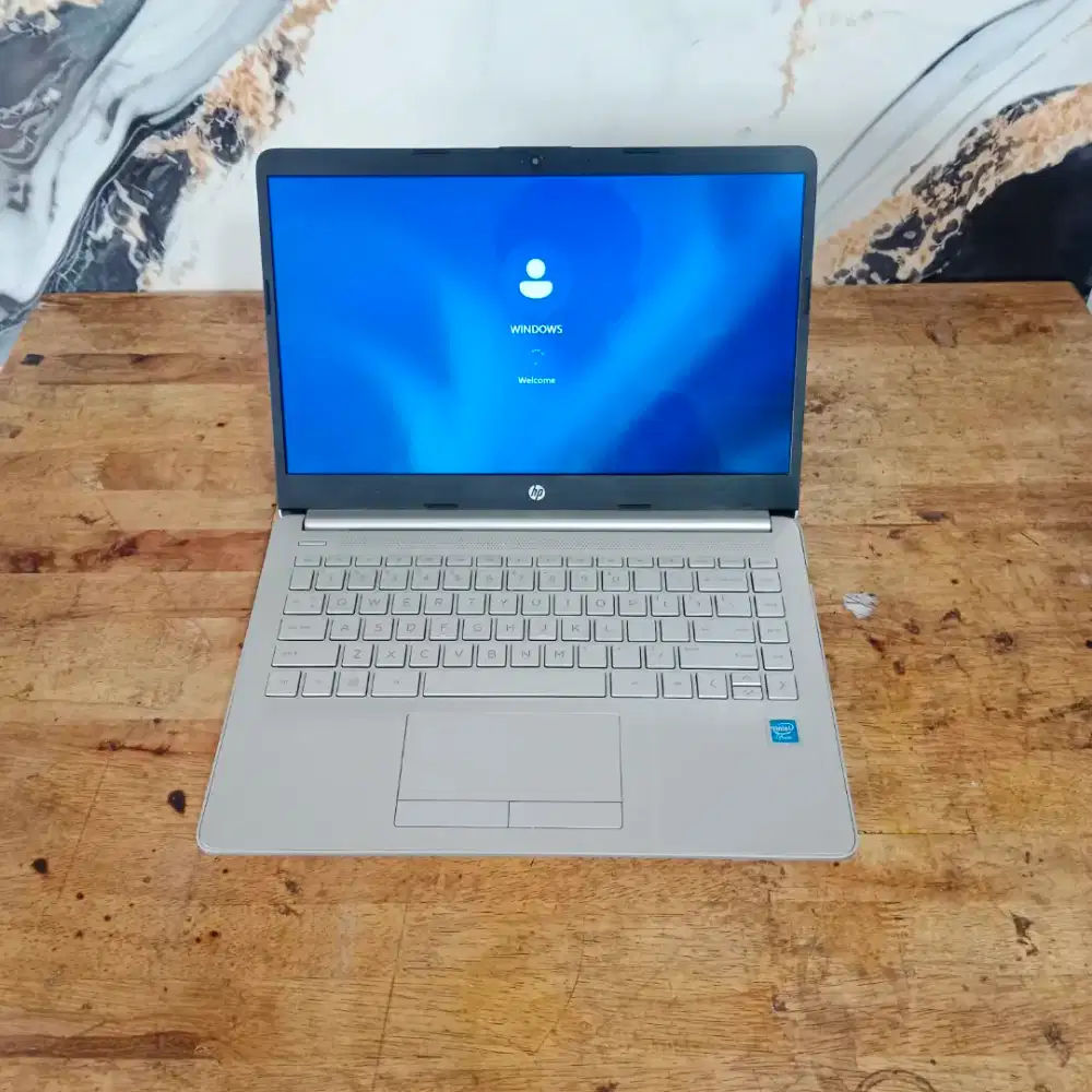 LAPTOP HP 14S LIKEEE NEWWW