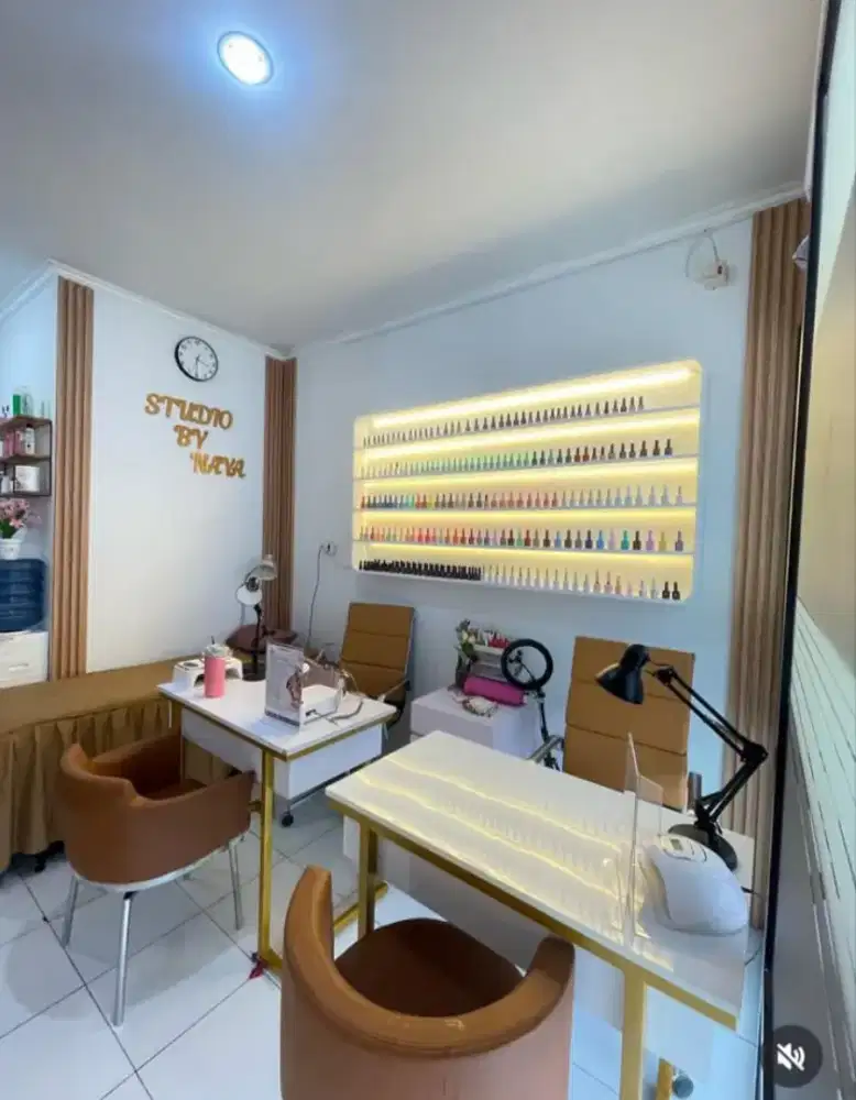 Eyelashes & nail art