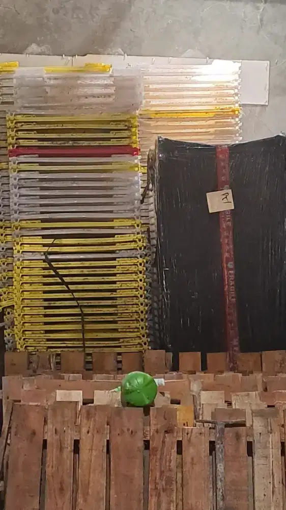 Keranjang buah bekas