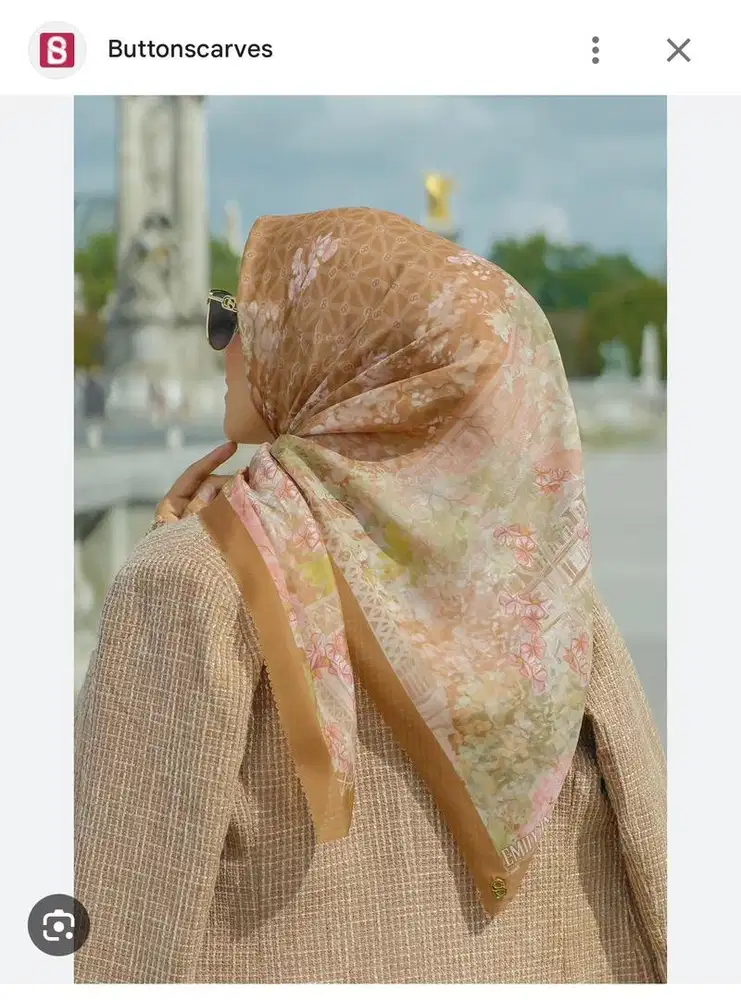 Buttonscraves emily in paris originan - Small