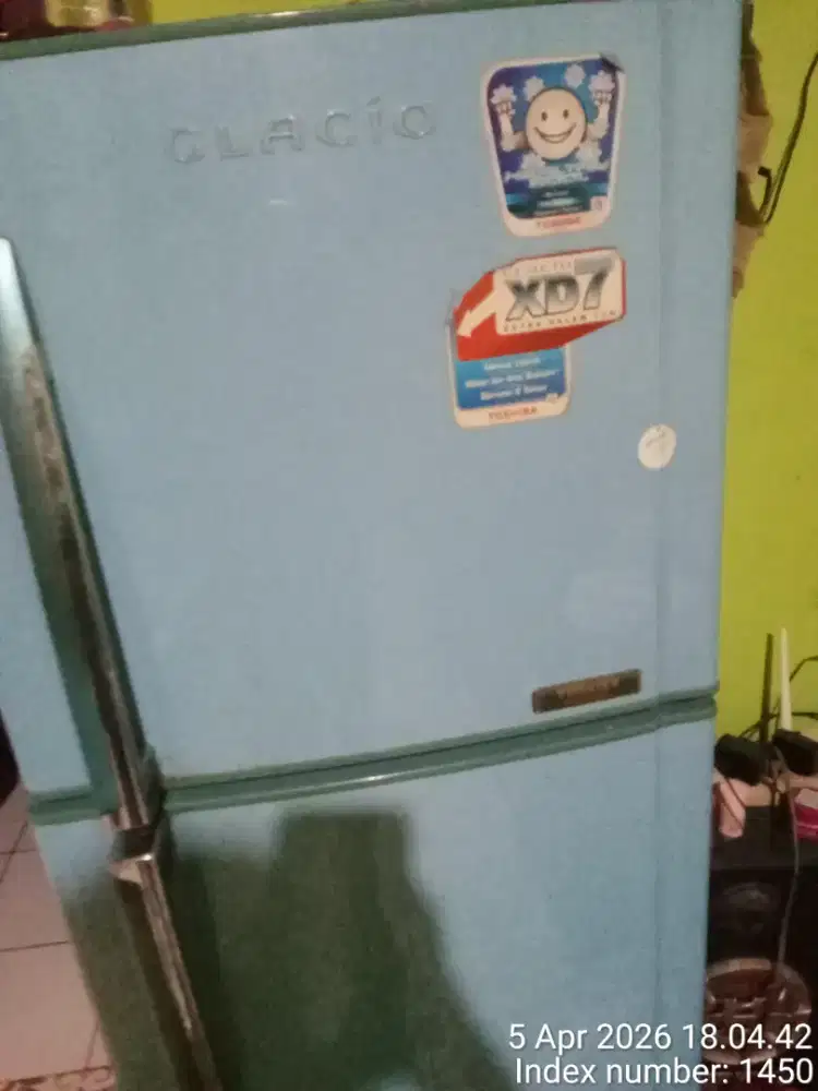 Jual kulkas dua pintu merek clacio