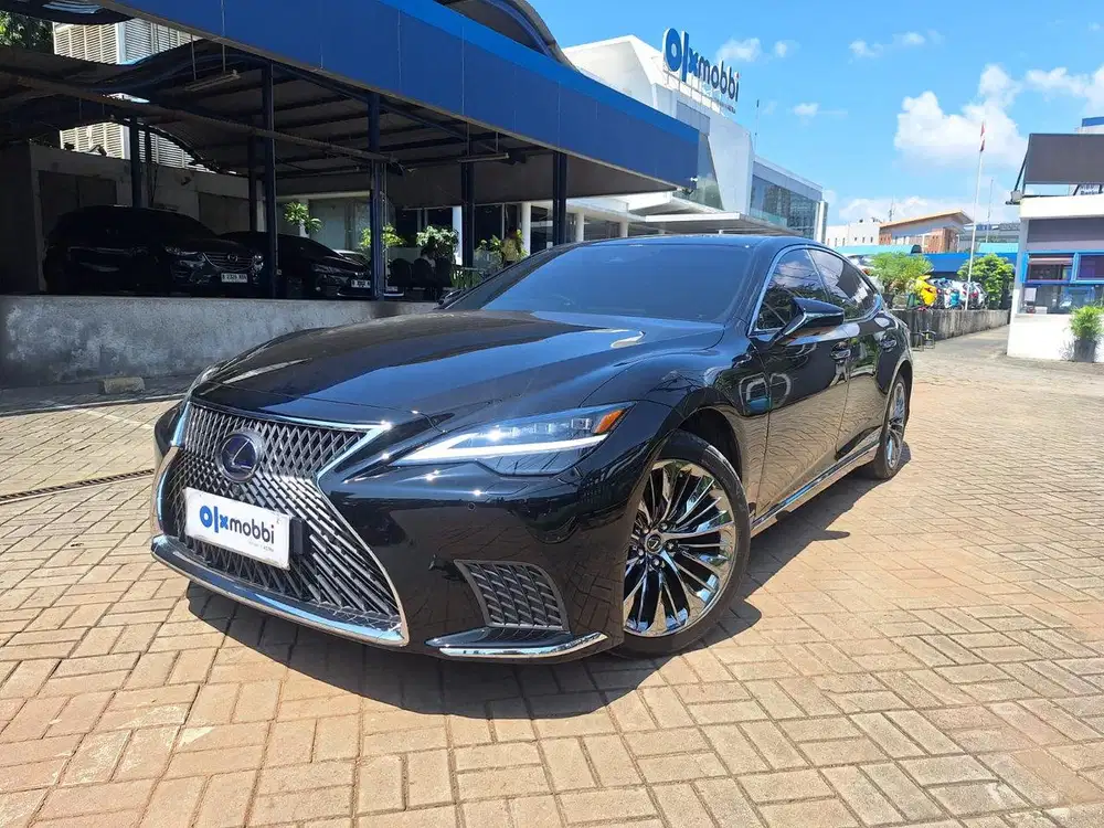 KM Low Pajak Hidup Lexus LS500h 2022 RHS