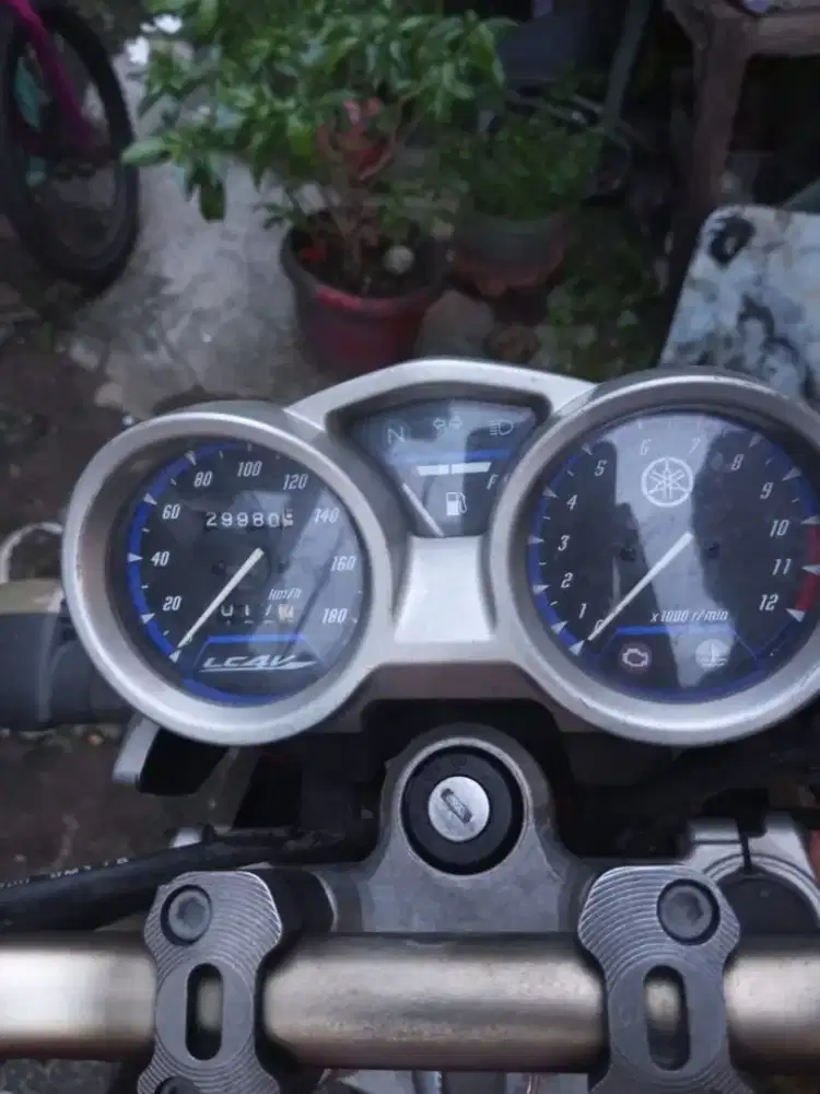 Jual butuh uang Vixion 2010