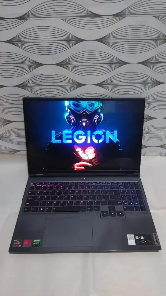 Legion 5 PRO Ryzen 7-5800H RTX 3070 8GB 
RAM 32GB 
SSD 1TB