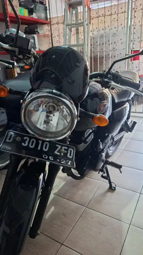 KAWASAKI W 175 SE BLACK STYLE