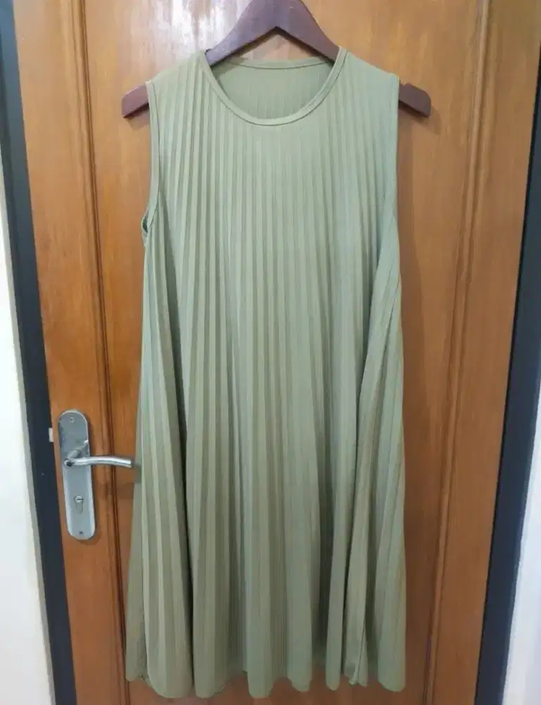 midi dress plisket 7/8