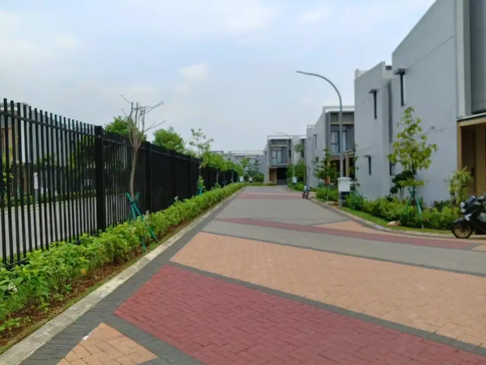 Turun harga 200 juta Rumah Hook di BSD City