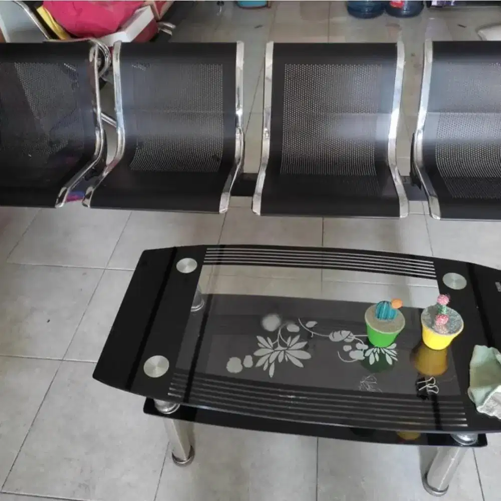 KURSI BESI DAN MEJA KACA