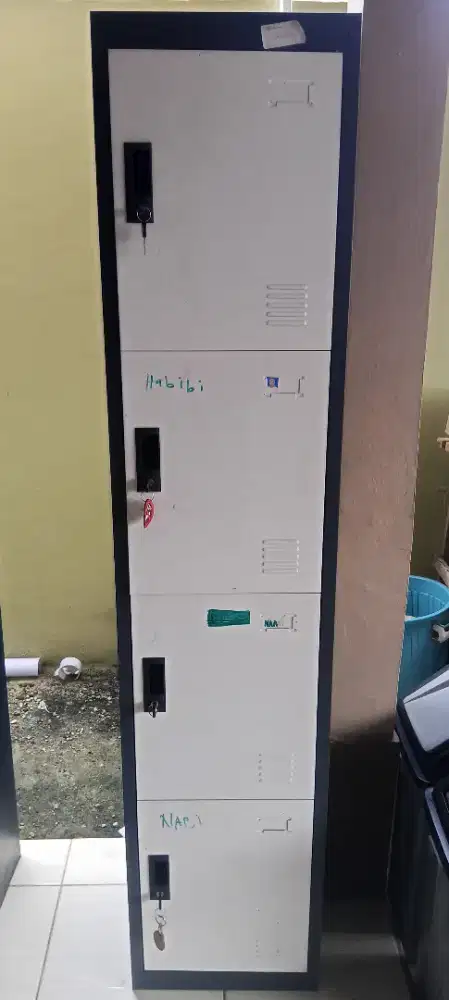 Lemari besi 4 rak merk Activa
