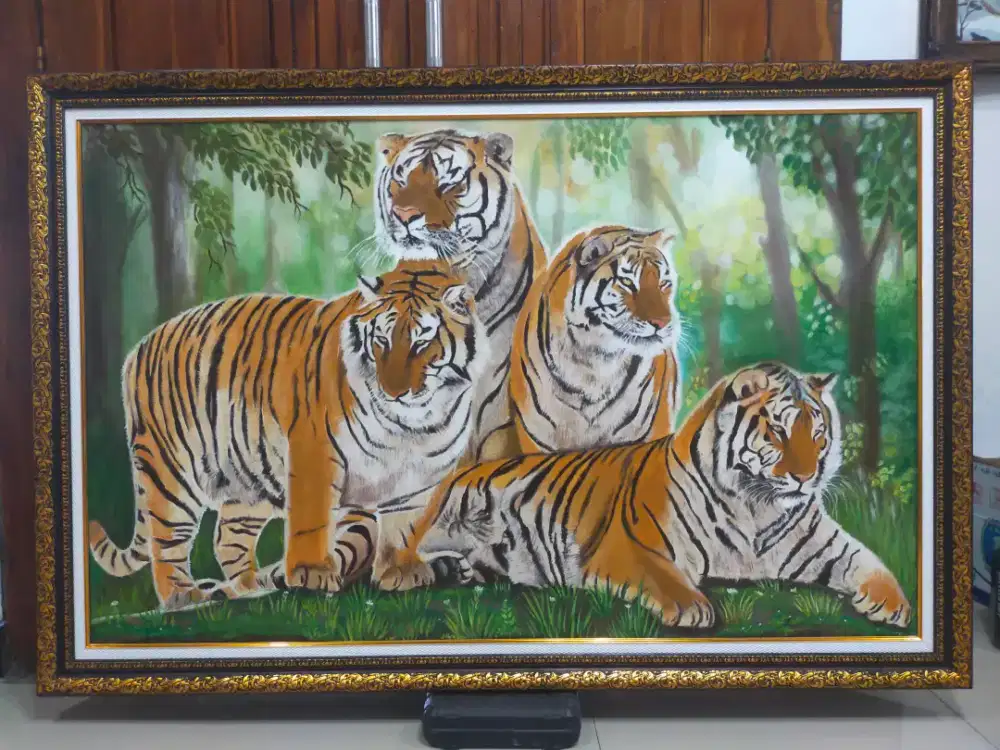Lukisan kanvas keluarga harimau sudah berbingkai ukuran 150×100 cm