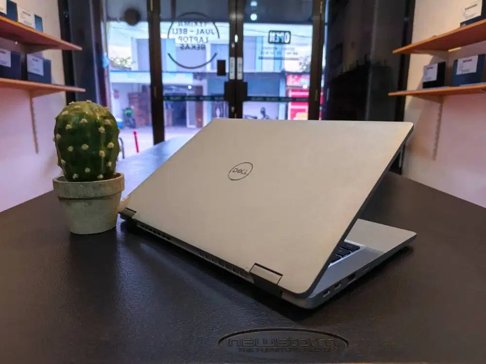 DELL LATITUDE 5320 // TOUCHSCREEN FLIP 360 // INTEL IRIS // RAM16