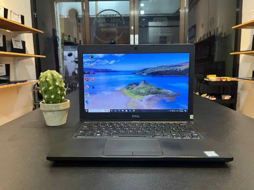 DELL LATITUDE 7290 // CORE i7 GEN8 // 12'5INC