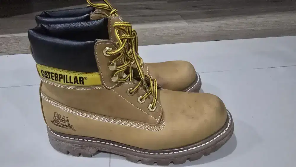 Sepatu Caterpillar High