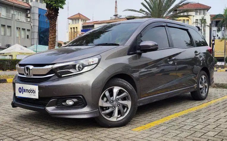 TDP 7,JT, Honda Mobilio 1.5 E Bensin-MT Abu-Abu 2020
