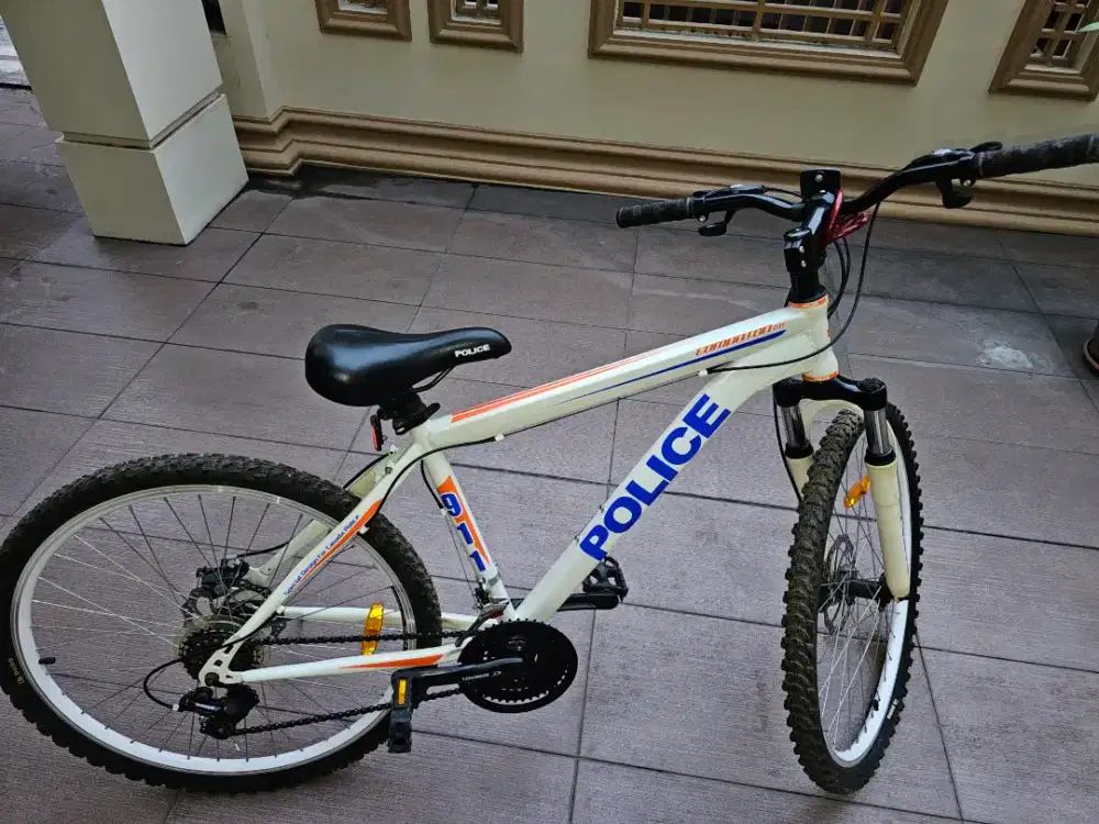 Sepeda Gunung POLICE