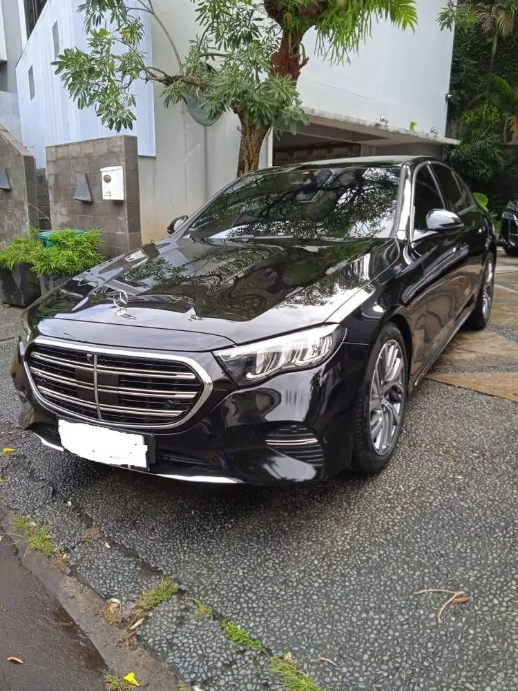 Like New! Mercedes-Benz E200 Exclusive Line – Luxury Meets Performance