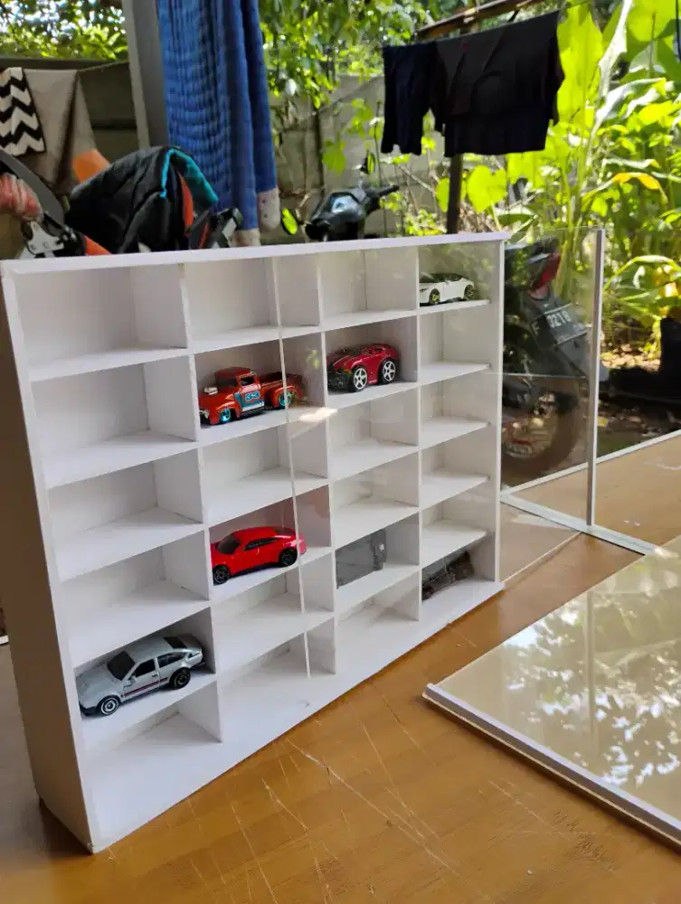 Rak mainan mobil hotwheels PVC board isi 24 slot ada penutupnya