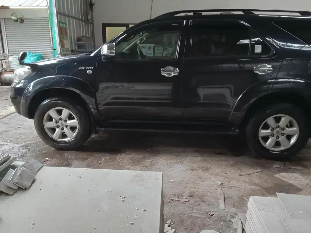 Toyota Fortuner 2010 Bensin
