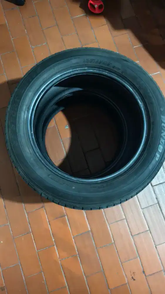 Ban bekas ukuran 205/55 ring 16 merk dunlop Lm705 sport