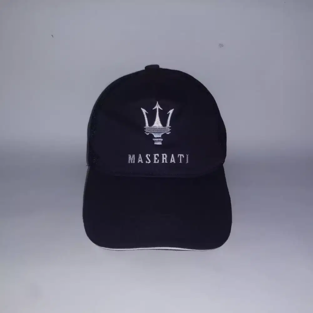 Topi Mobil MASERATI