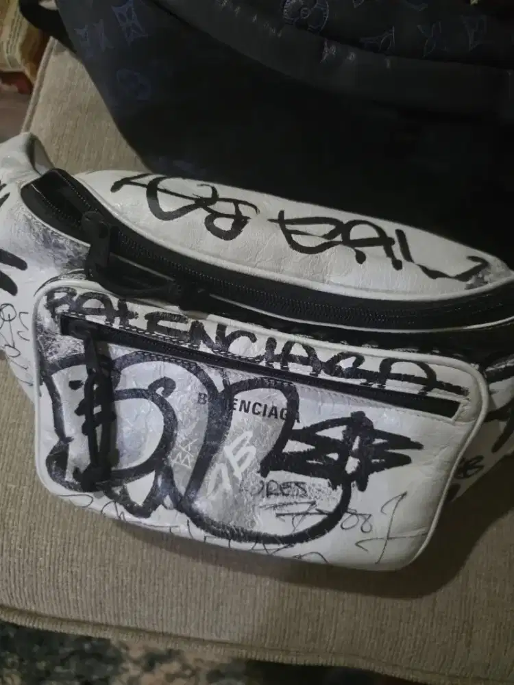 Slingbag BALENCIAGA baru Murah