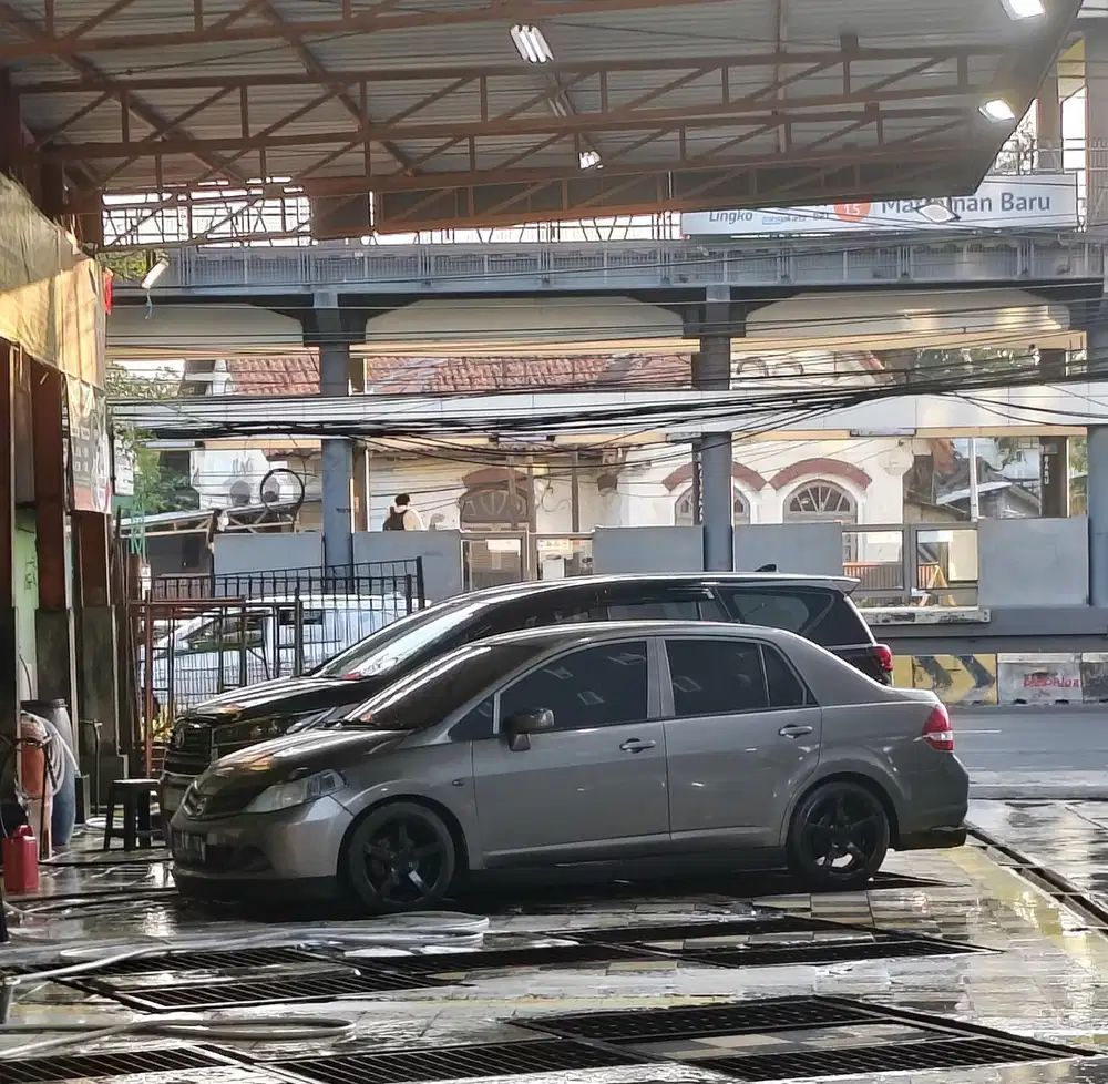 Nissan Latio 2010 Bensin