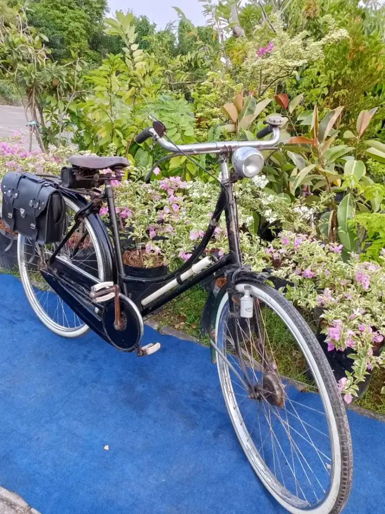 Sepeda kuno Fiscal Inggris versneleng cik cik