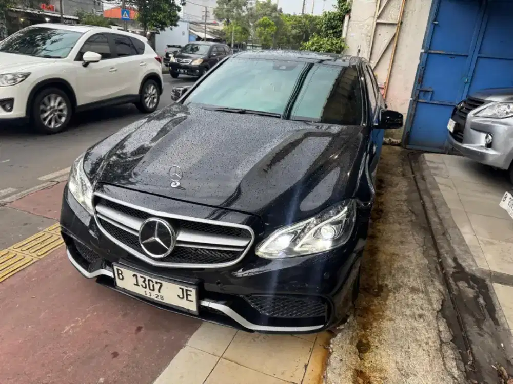 Mercy E300 avangarde 2013 AT