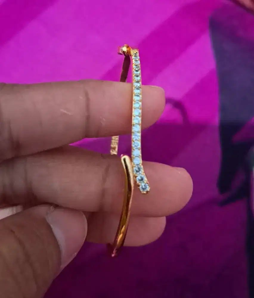 Gelang mata zircon