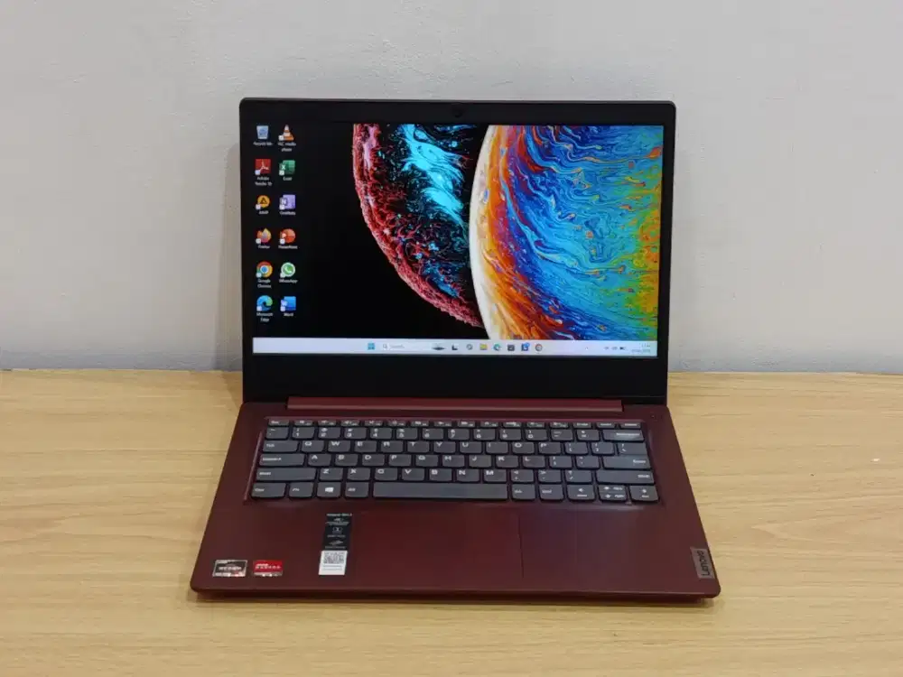 Lenovo Slim 3 AMD Ryzen 5 4500U AMD Radeon Graphics RAM 4GB SSD 512GB