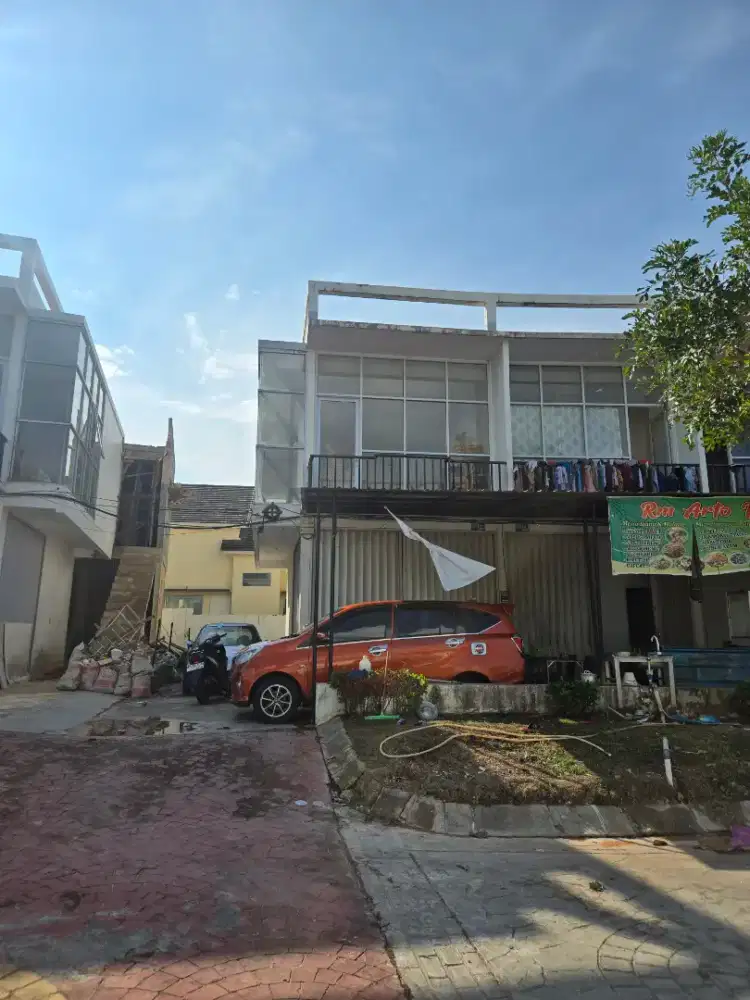 Depan pasar/ belakang ada ruko ada perumahan udh ramai
