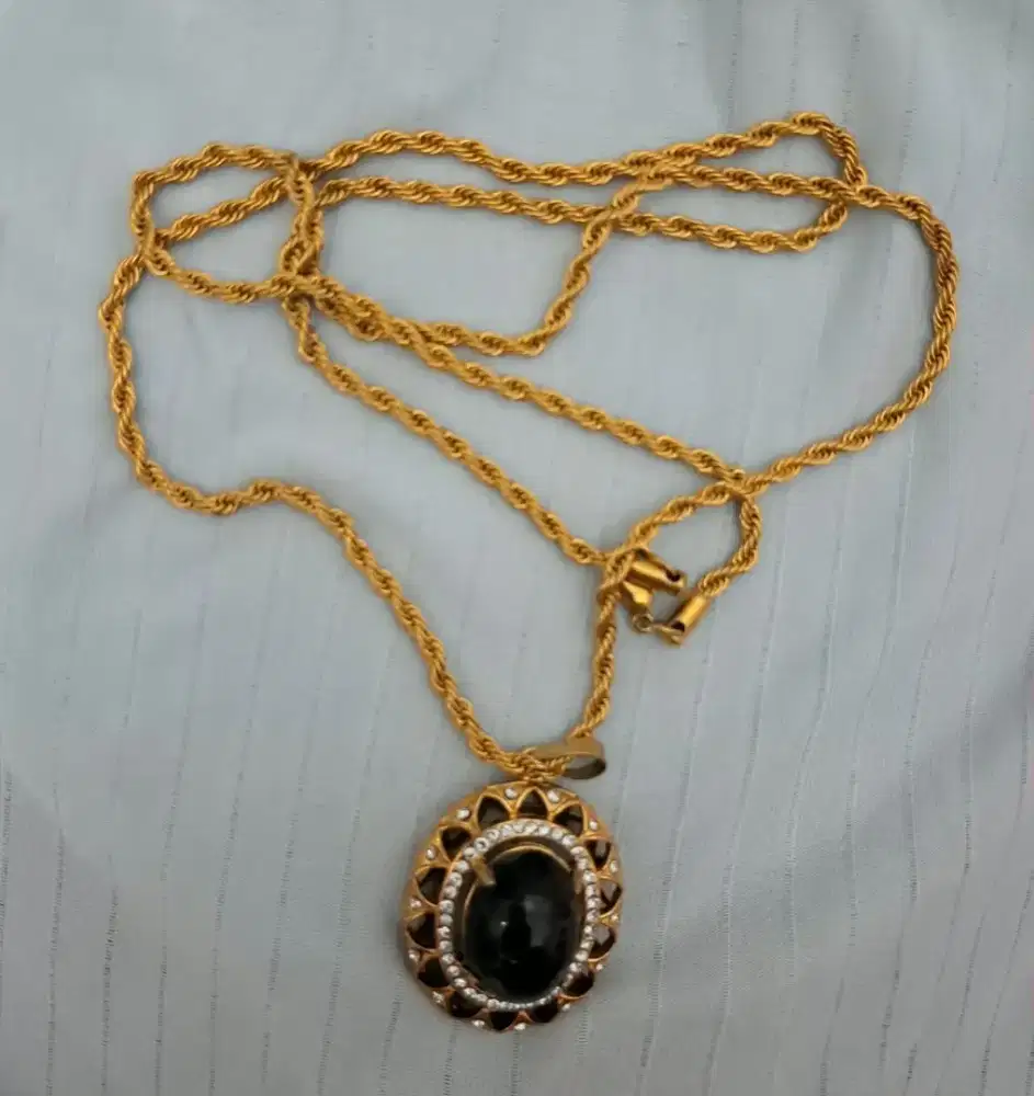 Kalung + liontin, batu asli